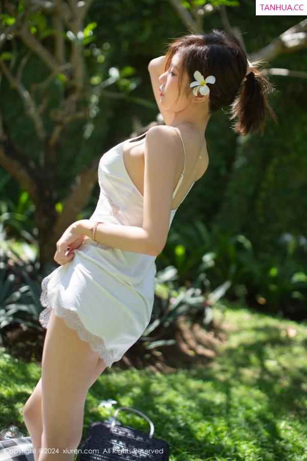 綺裡嘉 绮里嘉 [XiuRen]高清写真图 2024.03.19 No.8256 绮里嘉ula 美腿丝袜第26张图片